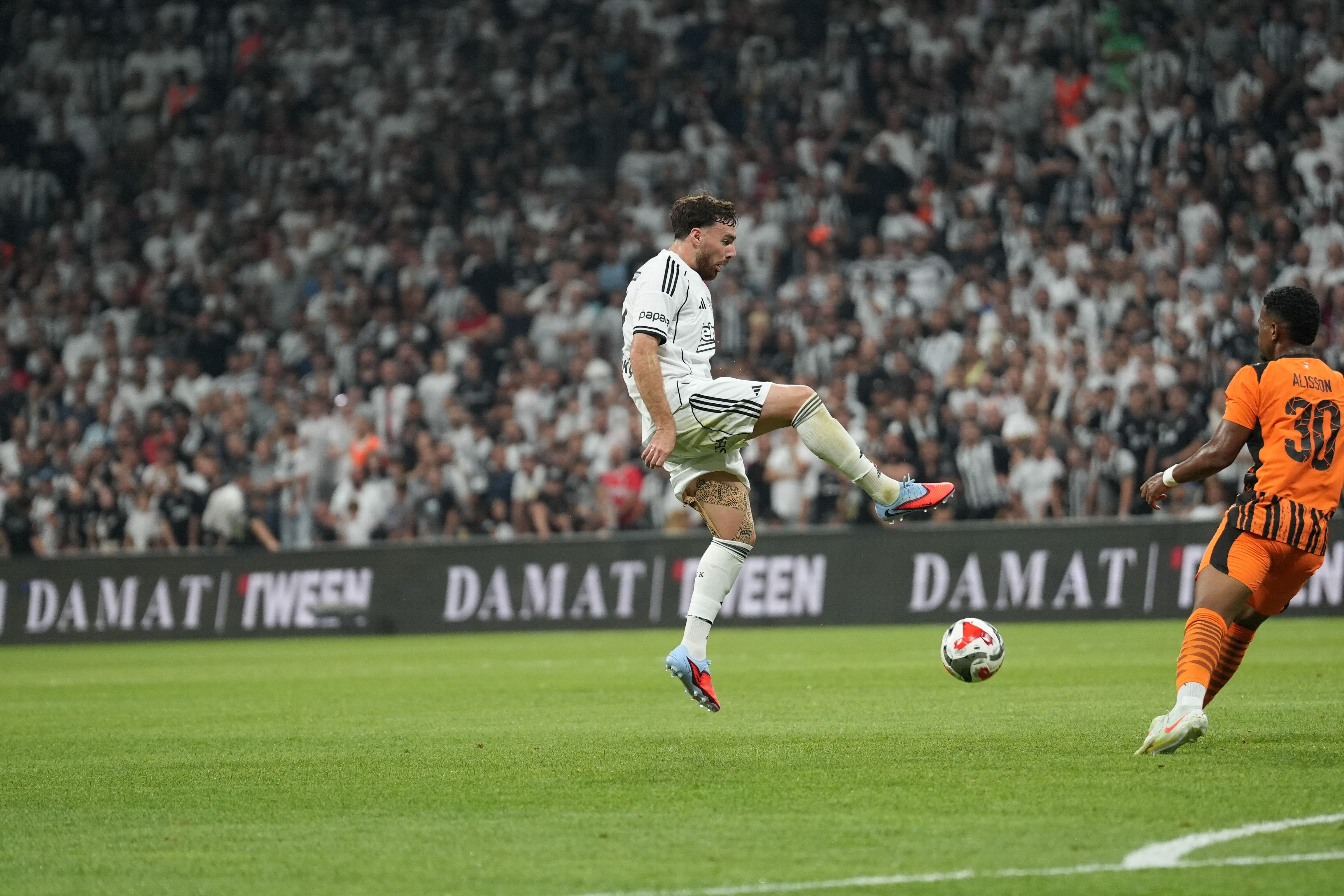 Arda Turan'lı Shakhtar uzatmada son sözü söyledi! Beşiktaş UEFA umudunu Polonya'ya bıraktı Beşiktaş Arda Turan'lı Shakhtar Donetsk ile karşı karşıya! - 3. Resim