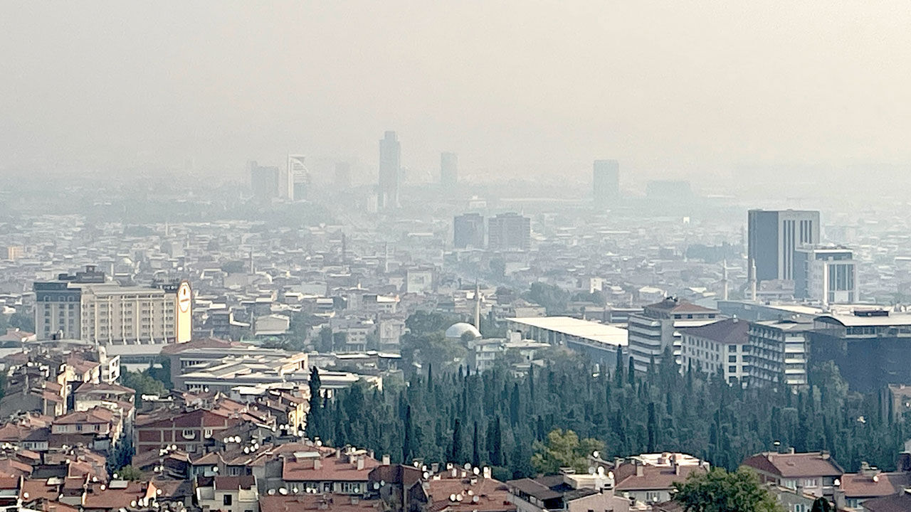 Bilecik'teki yangının dumanı Bursa'nın üzerini kapladı! Belediyeden peş peşe uyarılar yapıldı Bilecik'teki yangının dumanı Bursa'nın üzerini kapladı! Belediyeden peş peşe uyarılar yapıldı - 1. Resim