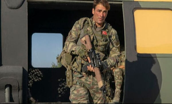 Datça’ya yerleşti, sanayiye girdi! Ünlü oyuncu Sarp Levendoğlu'nun yeni mesleği şaşırttı Datça’ya yerleşti, sanayiye girdi! Ünlü oyuncu Sarp Levendoğlu'nun yeni mesleği şaşırttı - 1. Resim
