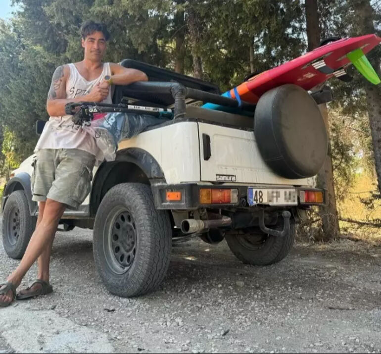 Datça’ya yerleşti, sanayiye girdi! Ünlü oyuncu Sarp Levendoğlu'nun yeni mesleği şaşırttı Datça’ya yerleşti, sanayiye girdi! Ünlü oyuncu Sarp Levendoğlu'nun yeni mesleği şaşırttı - 3. Resim