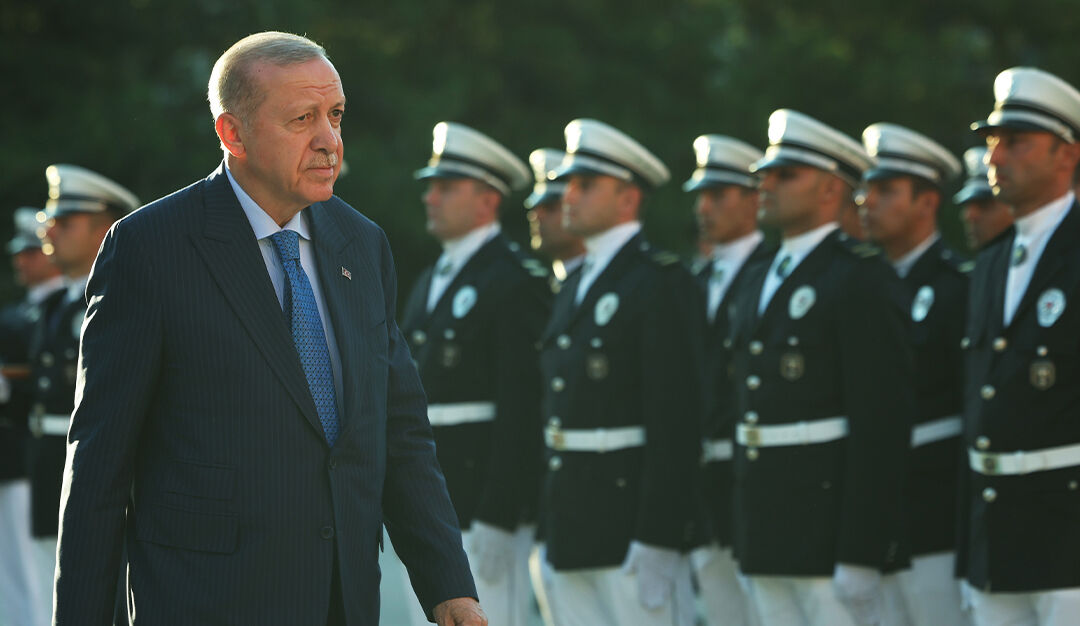 Diplomasını bizzat Cumhurbaşkanı Erdoğan verdi: Salon alkıştan yıkıldı! Diplomasını bizzat Cumhurbaşkanı Erdoğan verdi: Salon alkıştan yıkıldı! - 1. Resim