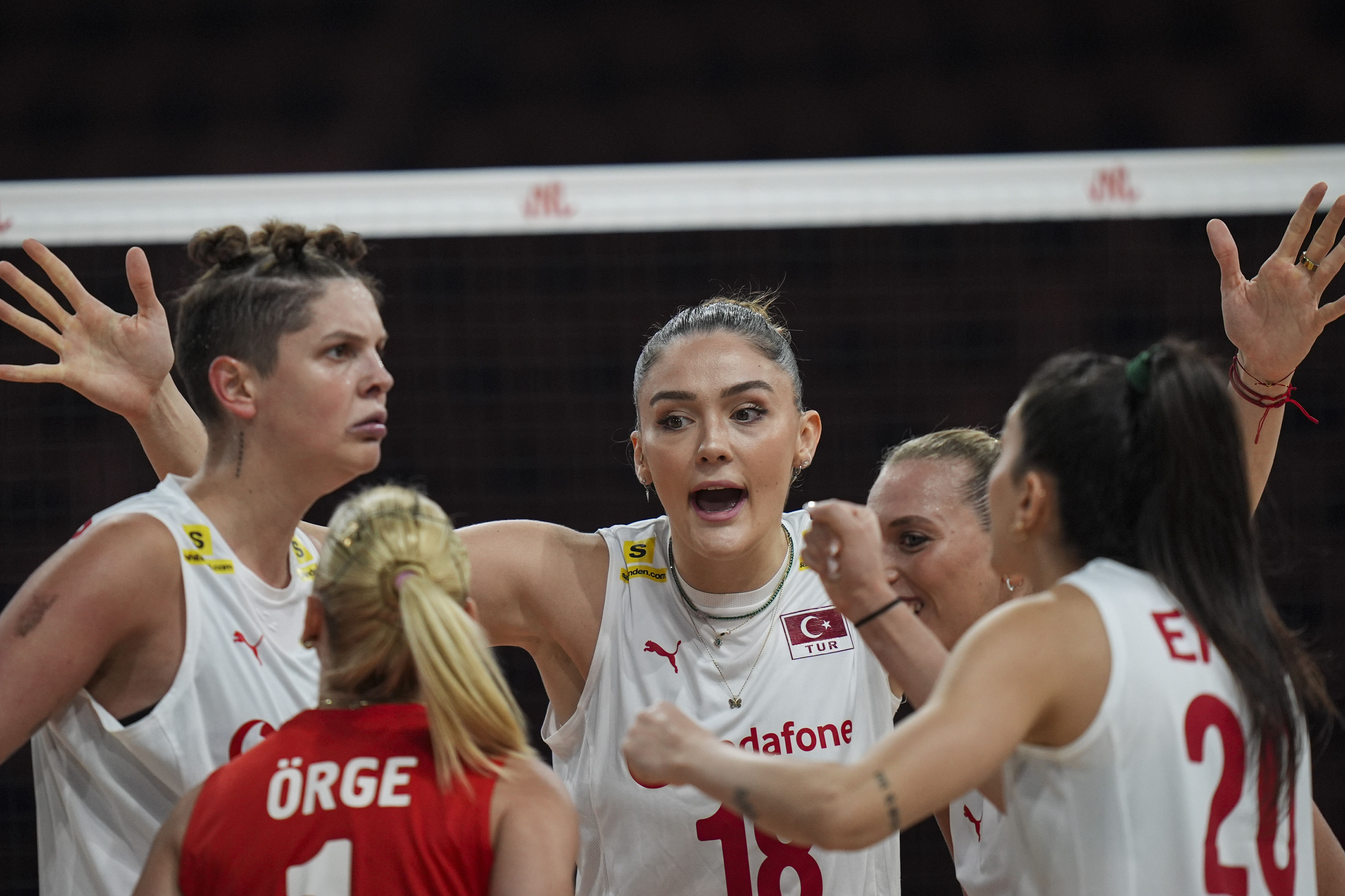 Filenin Sultanları'ndan Milletler Ligi'ne erken veda! Japonya'ya mağlup olduk... Başhakemin hatası maça damga vurdu Filenin Sultanları'ndan Milletler Ligi'ne erken veda! Japonya'ya mağlup olduk... Başhakemin hatası maça damga vurdu - 1. Resim