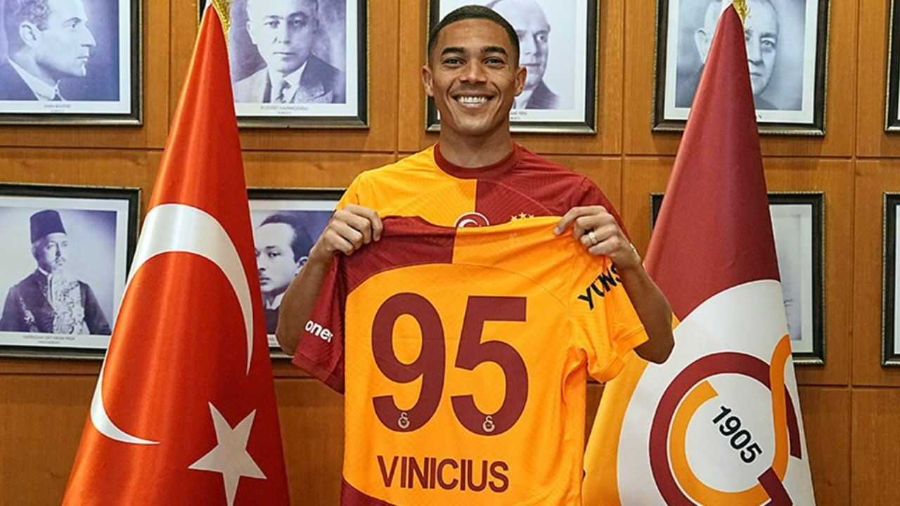 Galatasaray'da sadece 4 ay kaldı! Brezilyalı golcü yeni takımına imza attı Galatasaray'da sadece 4 ay kaldı! Brezilyalı golcü yeni takımına imza attı - 1. Resim