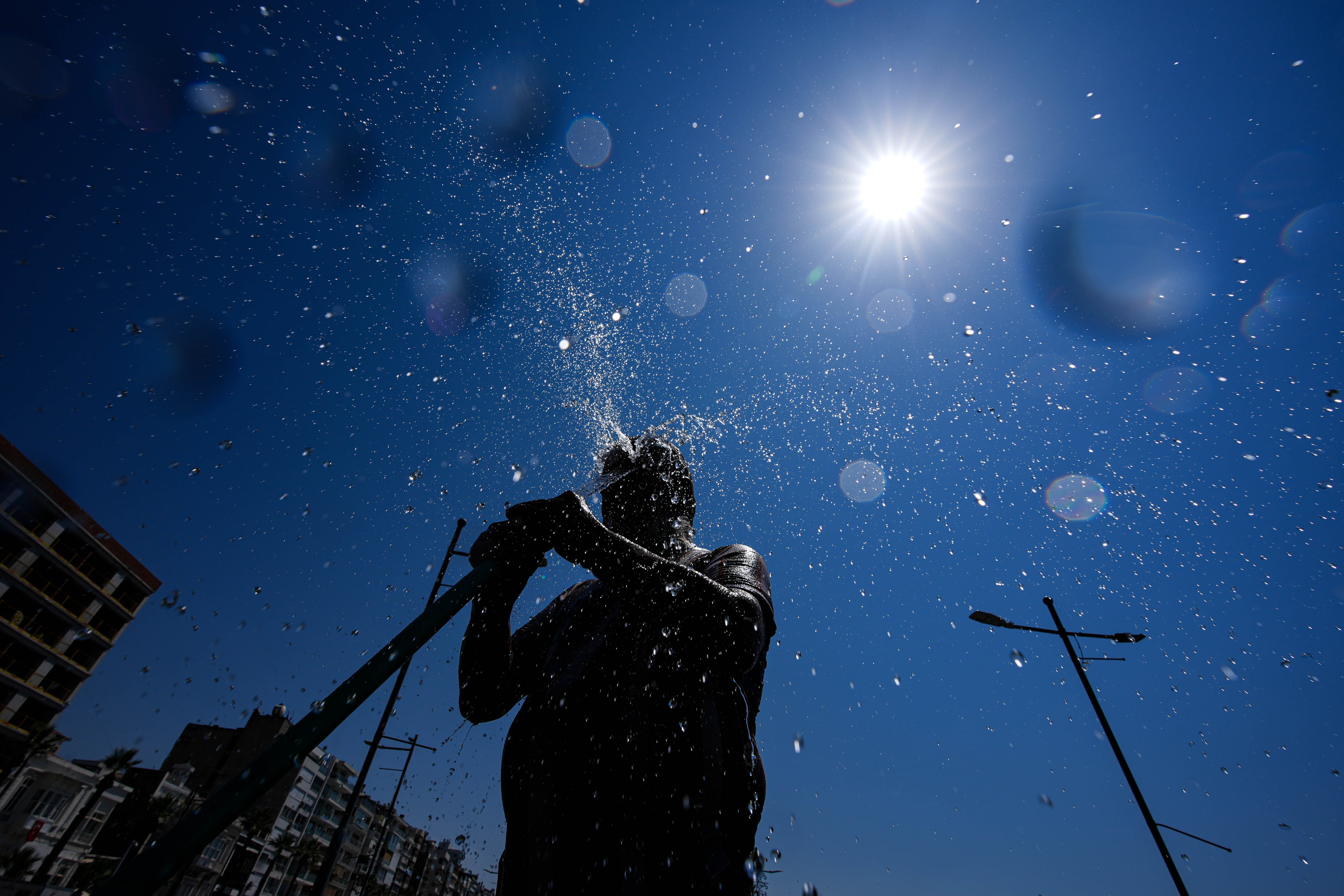 İstanbul, Ankara ve İzmir kavruldukça kavrulacak! Meteoroloji uzmanı hafta sonu için son tahminlerini açıkladı İstanbul, Ankara ve İzmir kavruldukça kavrulacak! Meteoroloji uzmanı hafta sonu için son tahminlerini açıkladı - 2. Resim