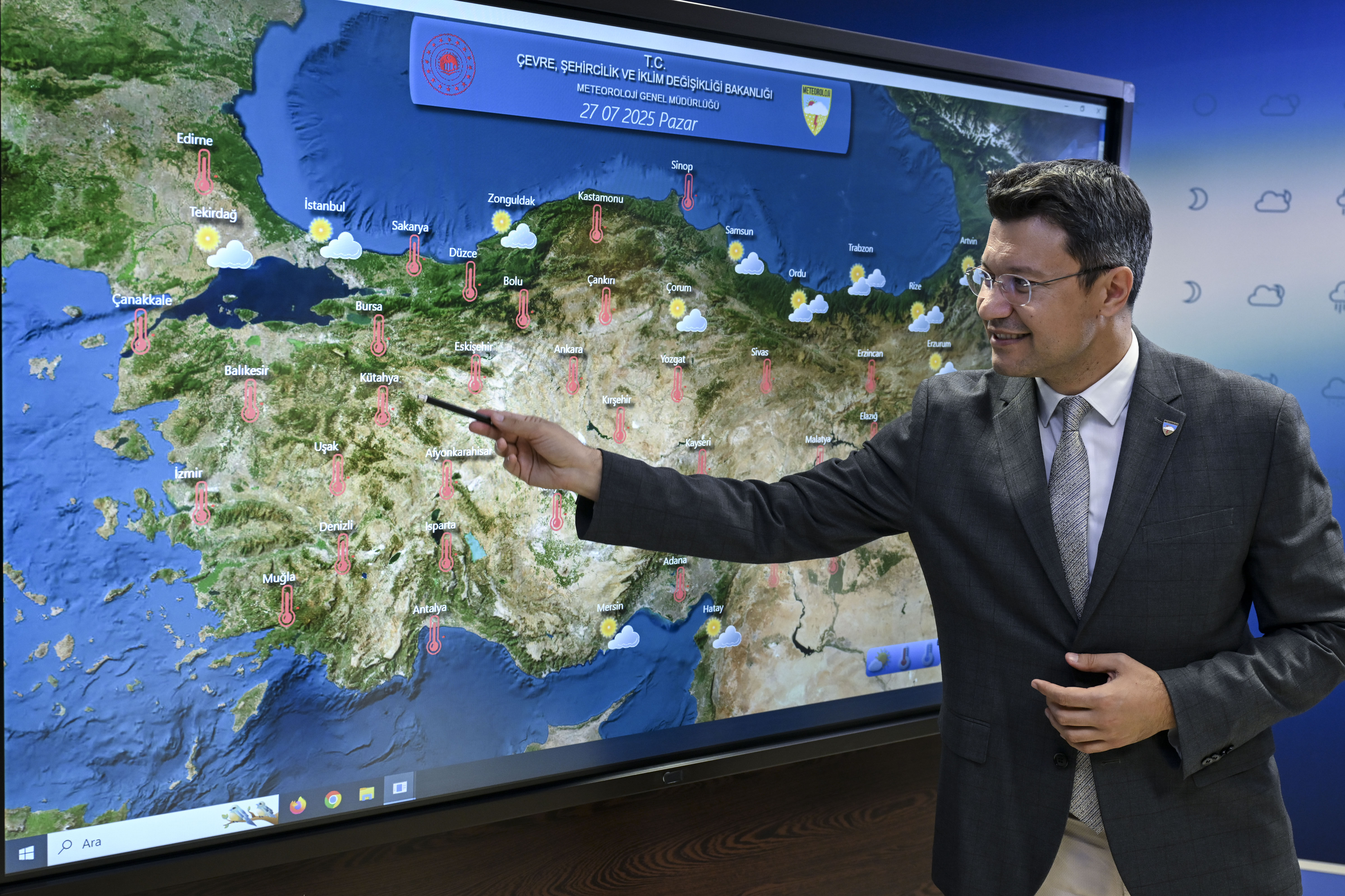 İstanbul, Ankara ve İzmir kavruldukça kavrulacak! Meteoroloji uzmanı hafta sonu için son tahminlerini açıkladı İstanbul, Ankara ve İzmir kavruldukça kavrulacak! Meteoroloji uzmanı hafta sonu için son tahminlerini açıkladı - 5. Resim