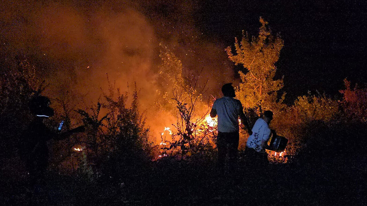 Köyler boşaltıldı, evler alevlere teslim oldu! Ciğerlerimiz yanıyor... İşte son durum Köyler boşaltıldı, evler alevlere teslim oldu! 4 kentte ciğerlerimiz yanıyor... İşte son durum - 1. Resim