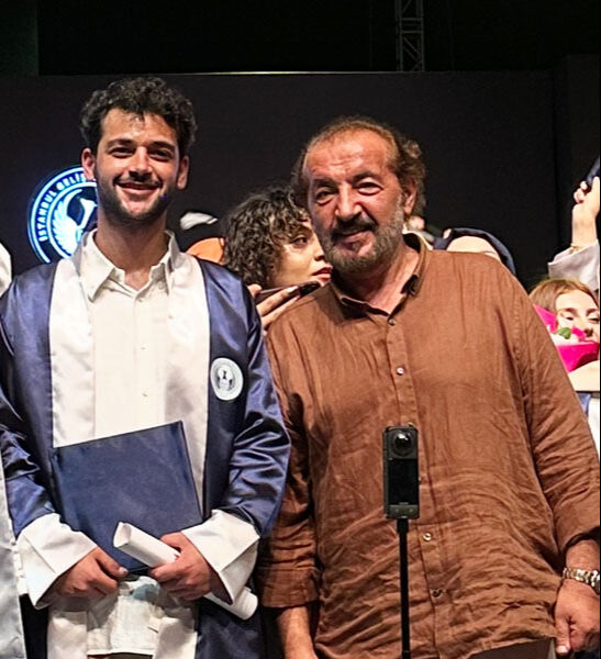Mehmet Yalçınkaya’nın mutlu günü! “Aslanım artık diplomalı şef” Mehmet Yalçınkaya’nın mutlu günü! “Aslanım artık diplomalı şef” - 2. Resim