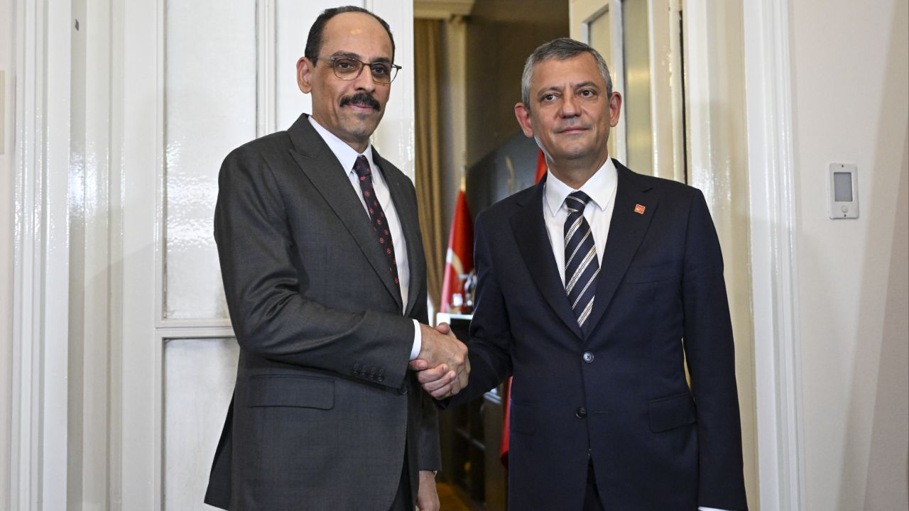 MİT Başkanı Kalın ile CHP lideri Özel bir araya geldi MİT Başkanı Kalın ile CHP lideri Özel bir araya geldi