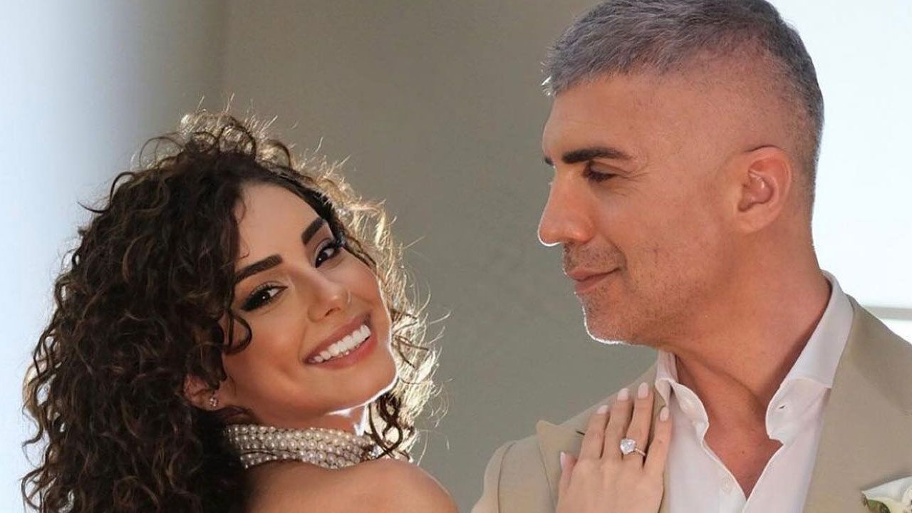 Özcan Deniz, eşi Samar Dadgar ile tanışma hikayesini anlattı! “Olmaz dediğim kişi şu an eşim” Özcan Deniz, eşi Samar Dadgar ile tanışma hikayesini anlattı! “Olmaz dediğim kişi şu an eşim”