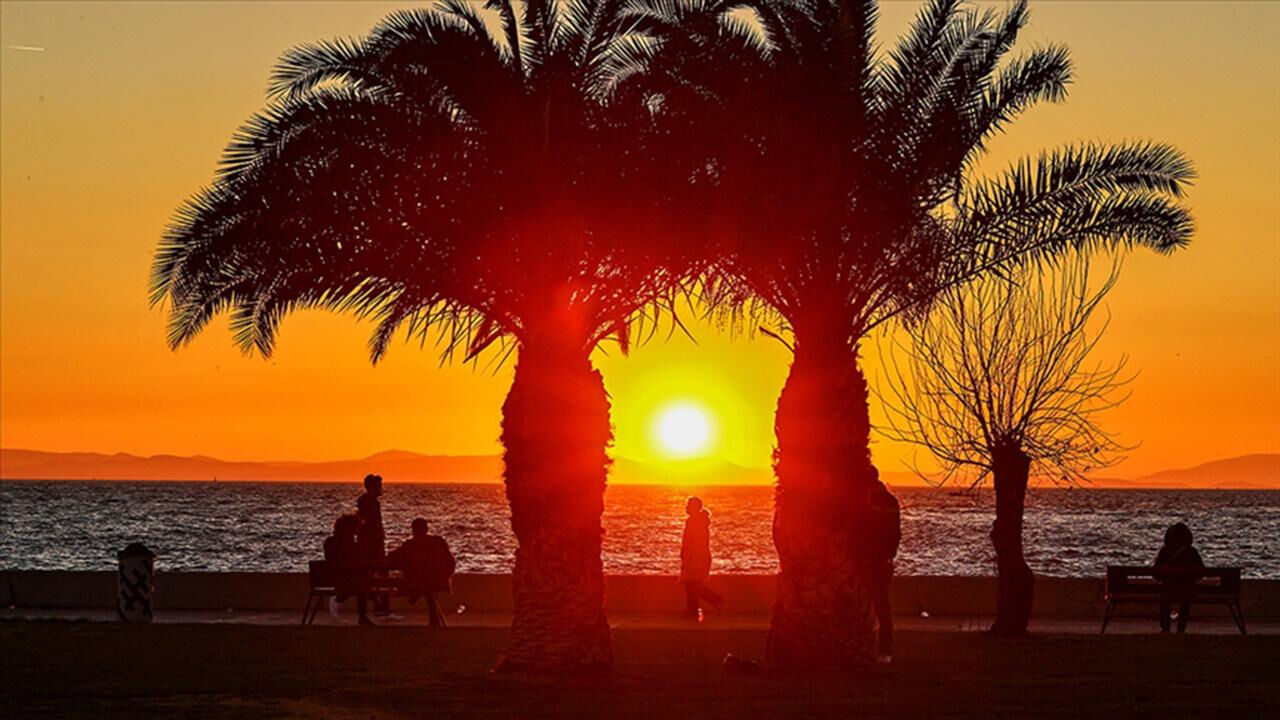 Sıcaklar ne zaman bitecek, havalar ne zaman soğuyacak? Afrika ve Basra sıcakları Türkiye'ye geliyor Sıcaklar ne zaman bitecek, havalar ne zaman soğuyacak? Afrika ve Basra sıcakları Türkiye'ye geliyor - 3. Resim