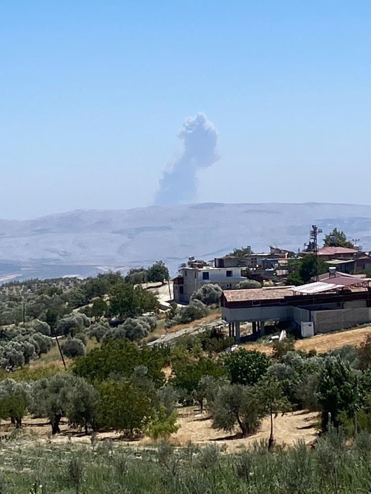 Suriye'de mühimmat deposunda patlama! Hatay'dan da hissedildi Suriye'de mühimmat deposunda patlama! Hatay'dan da hissedildi - 1. Resim