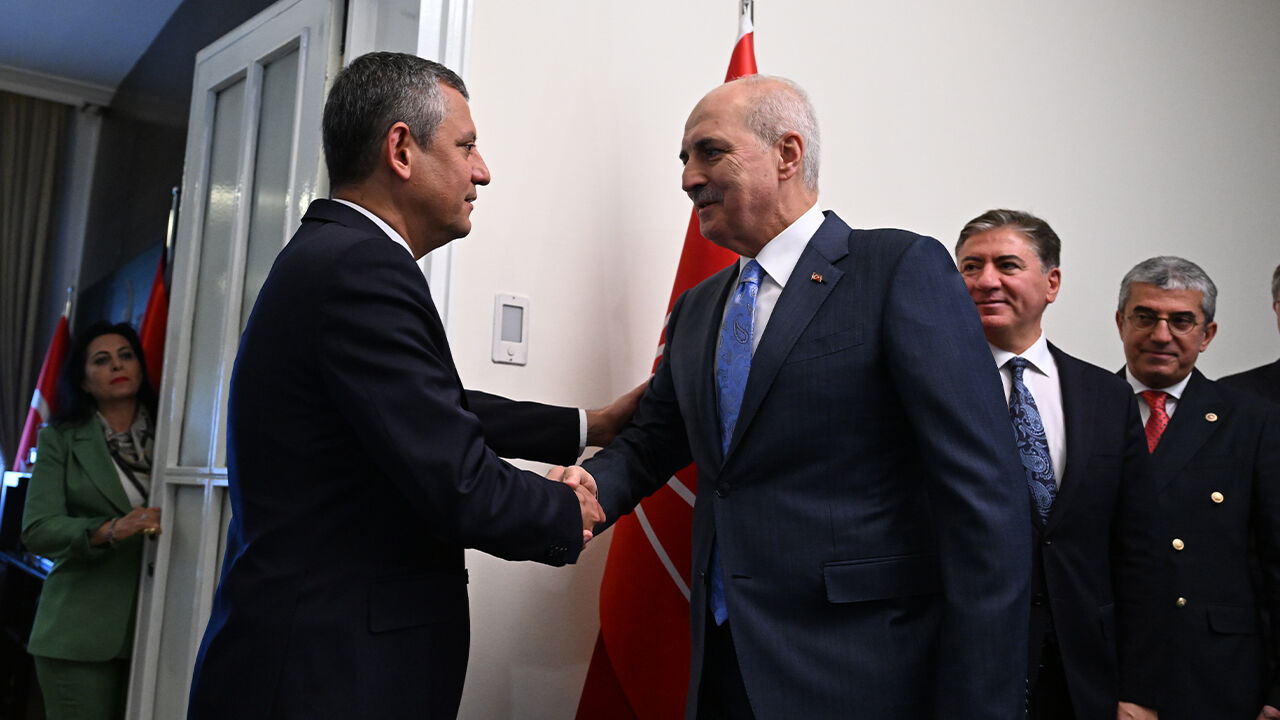 TBMM Başkanı Kurtulmuş'tan, Özgür Özel'e ziyaret TBMM Başkanı Kurtulmuş'tan, Özgür Özel'e ziyaret - 1. Resim