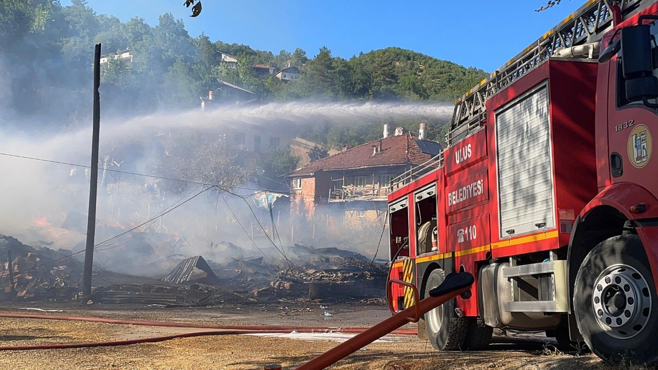 2 saatte 8 ayrı noktada alevler yükseldi! Yangınlara karşı zamanla yarıştılar, her şey kül oldu