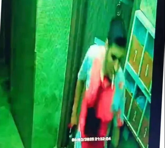 Sevcan Demir cinayetinde yeni görüntüler ve detaylar! Satır kırılıncaya kadar... Sevcan Demir cinayetinde yeni görüntüler ve detaylar! Satır kırılıncaya kadar... - 2. Resim