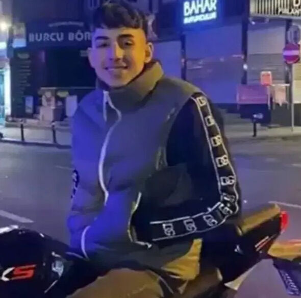 Zehra Kınık'ın ölümüne neden olduğu gencin arkadaşı şikayetini geri çekti Zehra Kınık'ın ölümüne neden olduğu gencin arkadaşı şikayetini geri çekti - 1. Resim