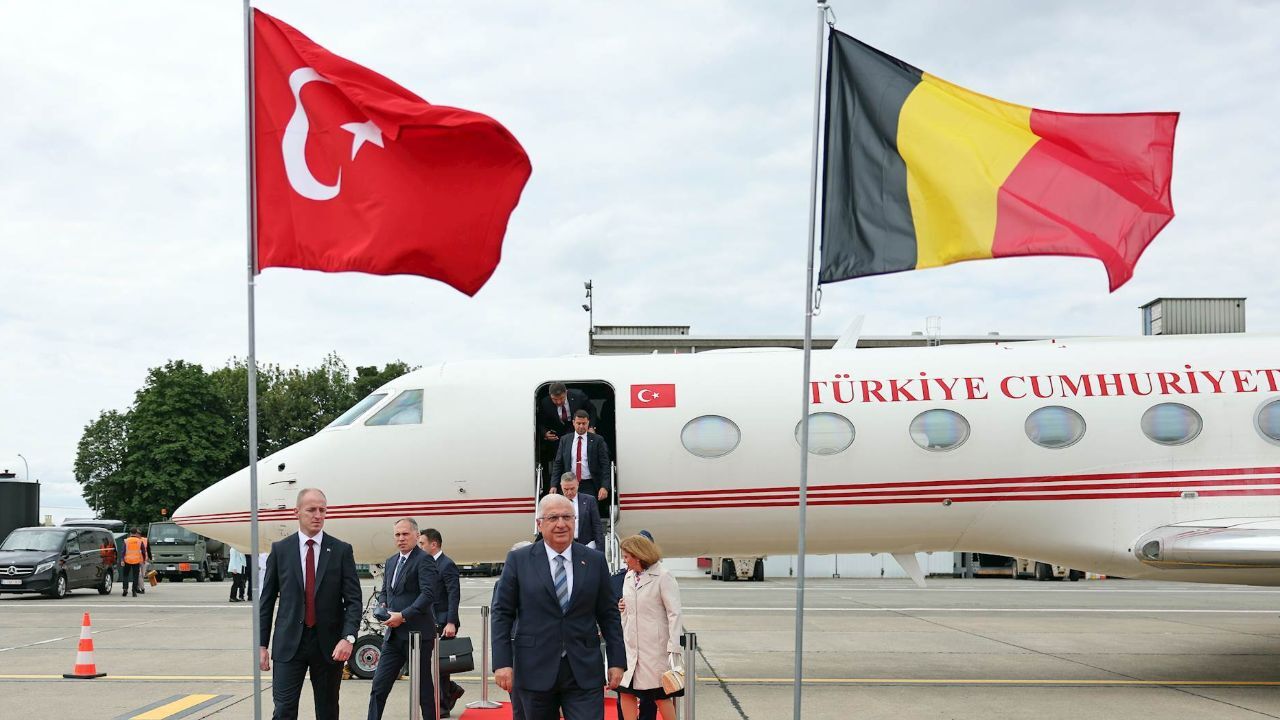Belçika Savunma Bakanı Francken 'Herkes Türkiye’yi dinliyor' dedi! Savunma ataşesi atandığını duyurdu