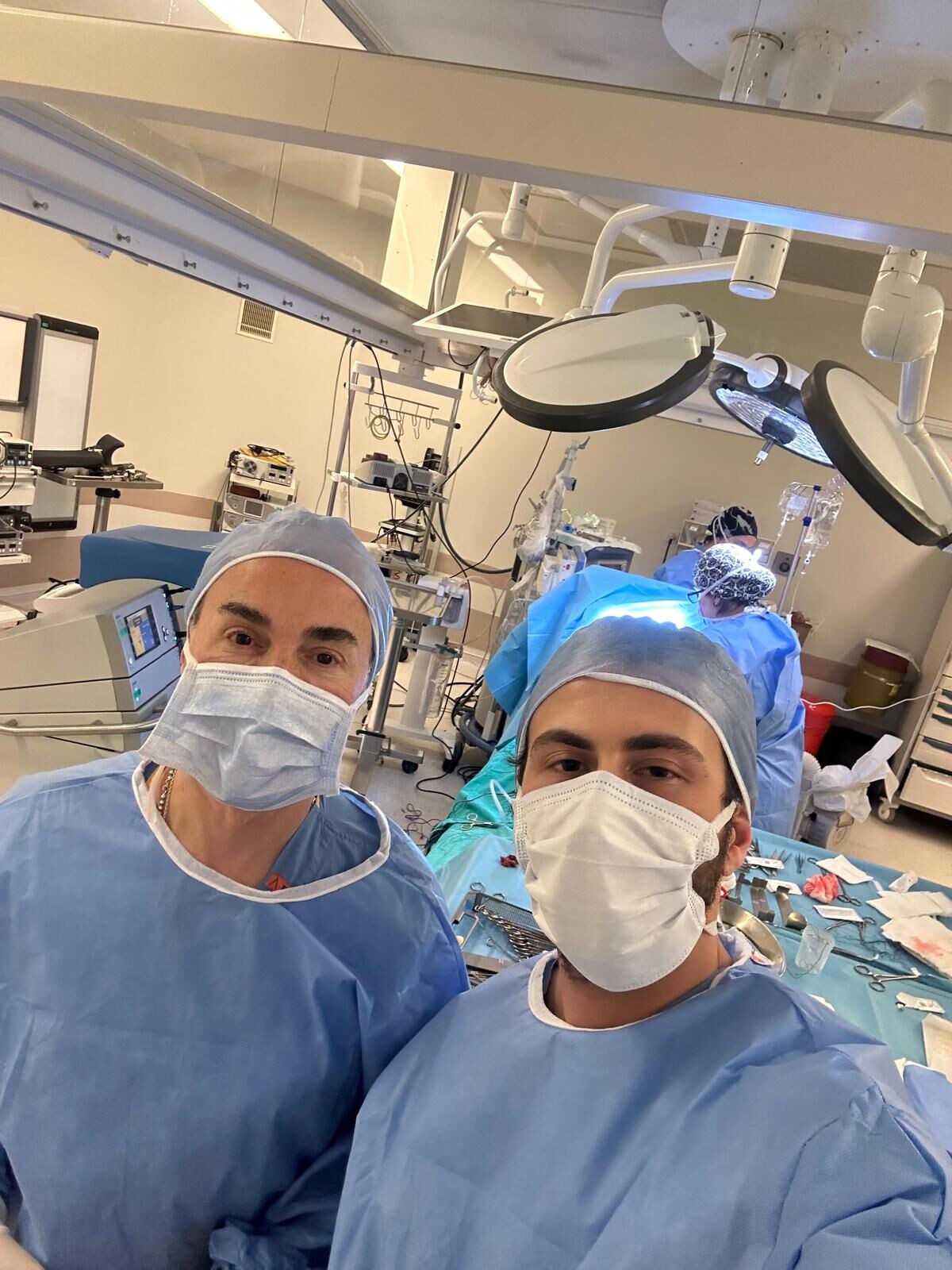 Cerrah Prof. Dr. Mehmet Emin Güneş 30 yıla 40 bin ameliyat sığdırdı Cerrah Prof. Dr. Mehmet Emin Güneş 30 yıla 40 bin ameliyat sığdırdı - 5. Resim