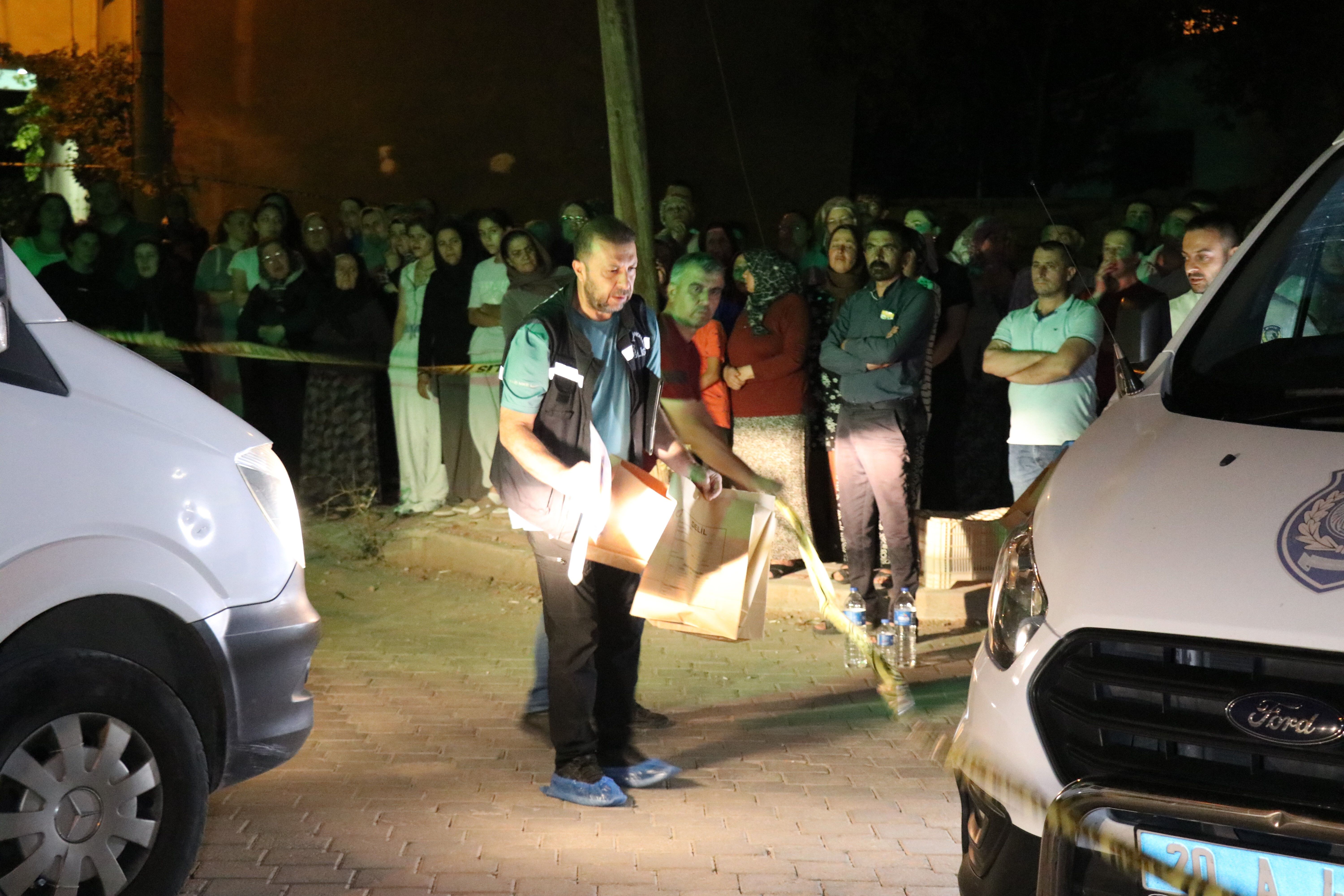 Evdeki gizli buluşma kanlı bitti: Sevgilisini öldürdü, kendini vurdu, eşine mesaj attı Evdeki gizli buluşma kanlı bitti: Sevgilisini öldürdü, kendini vurdu, eşine mesaj attı - 3. Resim