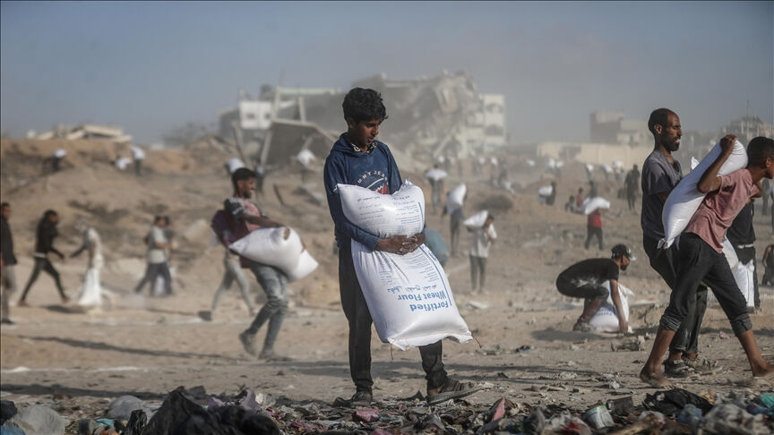 Gazze'ye insani yardım koridoru açılıyor! İlk olarak un, şeker ve konserve gıda girecek Gazze'ye insani yardım koridoru açılıyor! İlk olarak un, şeker ve konserve gıda girecek - 1. Resim
