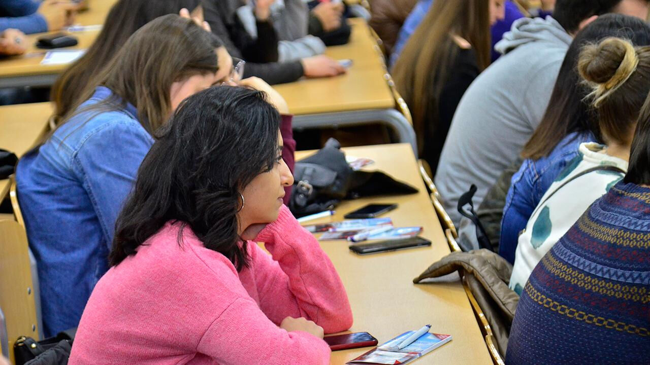 Mavi diploma veren üniversiteler belli oldu! Mavi diploma nedir, hangi ülkelerde geçerli? Mavi diploma veren üniversiteler belli oldu! Mavi diploma nedir, hangi ülkelerde geçerli? - 1. Resim