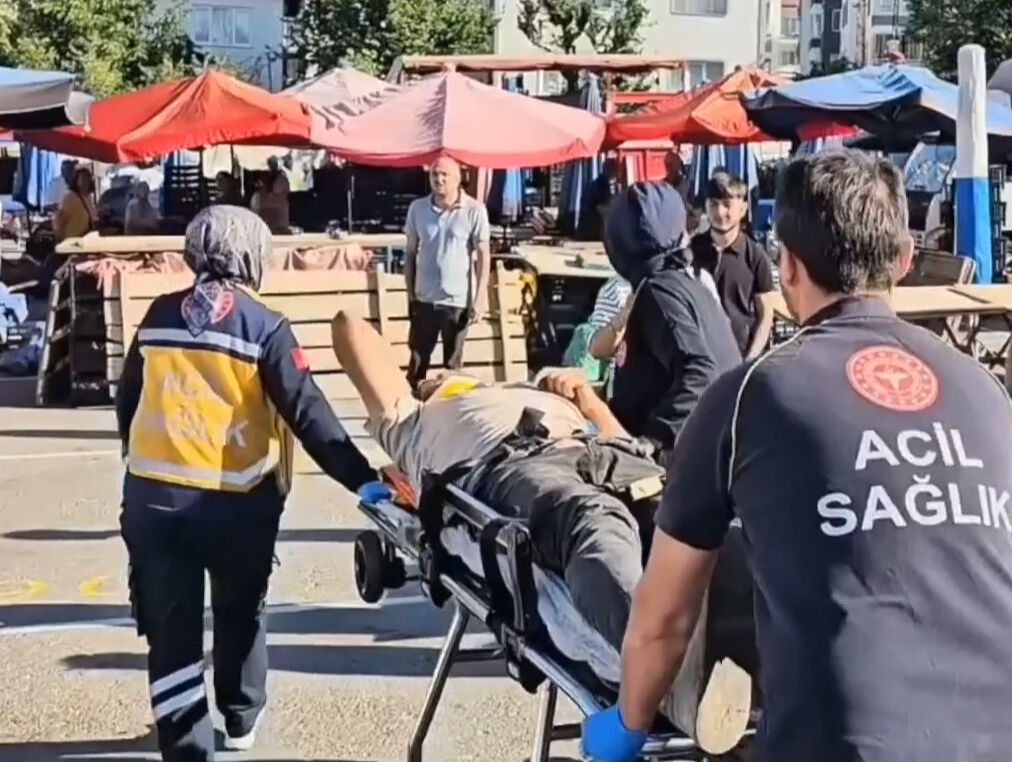 Pazarcıların yer kavgasında kan döküldü! Çok sayıda yaralı var Pazarcıların yer kavgasında kan döküldü! Çok sayıda yaralı var - 1. Resim