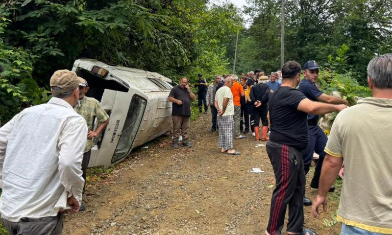 Rize’de çay toplamaya giderken kabusu yaşadılar! 2 can gitti Rize’de çay toplamaya giderken kabusu yaşadılar! 2 can gitti - 3. Resim