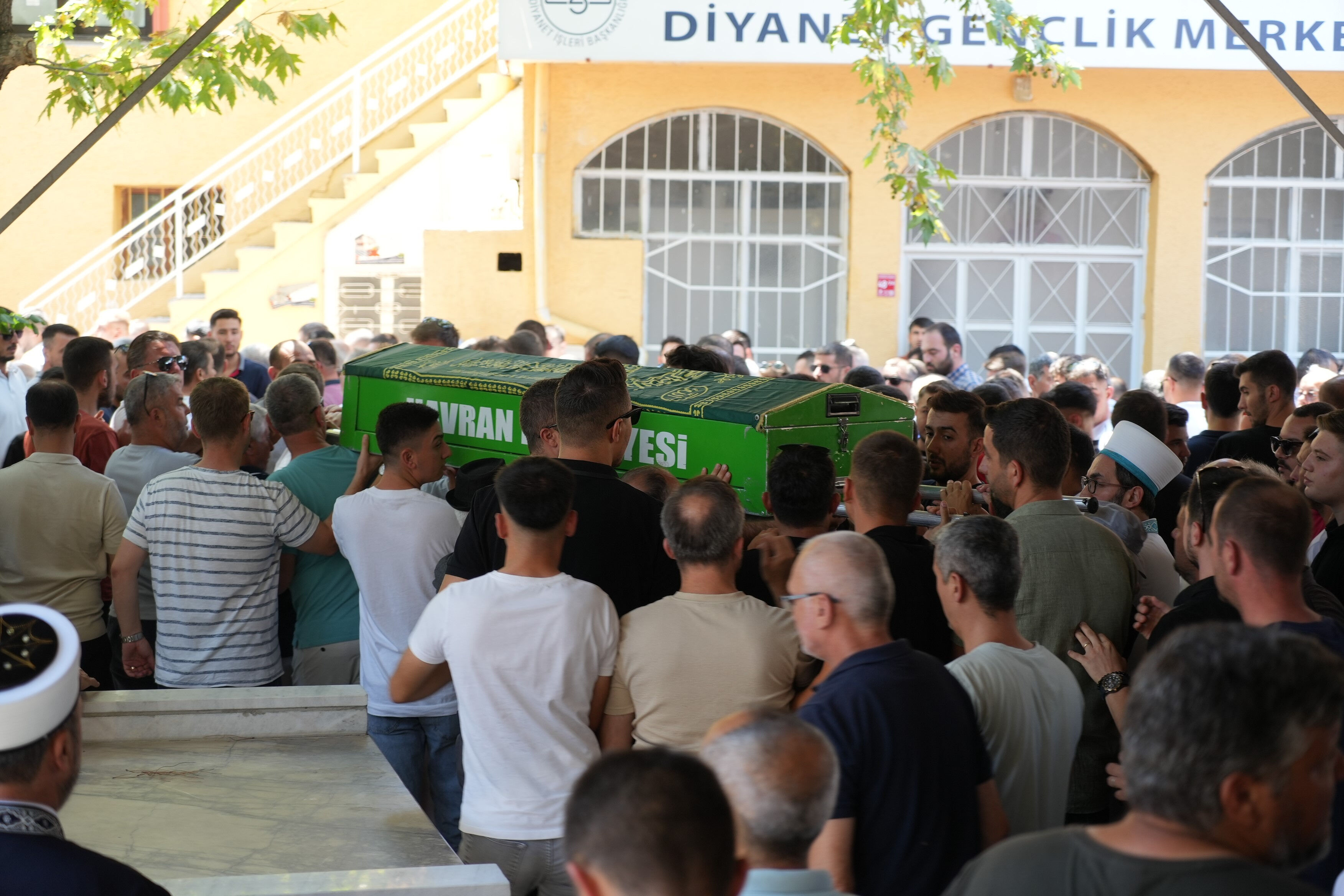 Silahlı saldırıya uğramıştı! AK Partili meclis üyesi son yolculuğuna uğurlandı - 1. Resim