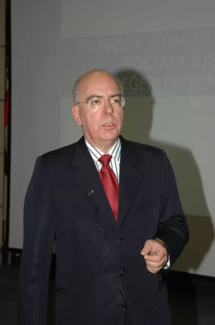 Süreyya Serdengeçti kimdir, neden öldü? Merkez Bankası başkanıydı Süreyya Serdengeçti kimdir, neden öldü? Merkez Bankası başkanıydı - 2. Resim