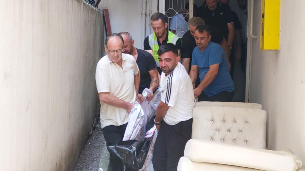 29 yaşındaki gencin arkadaşlarının evinde şüpheli ölümü - 1. Resim