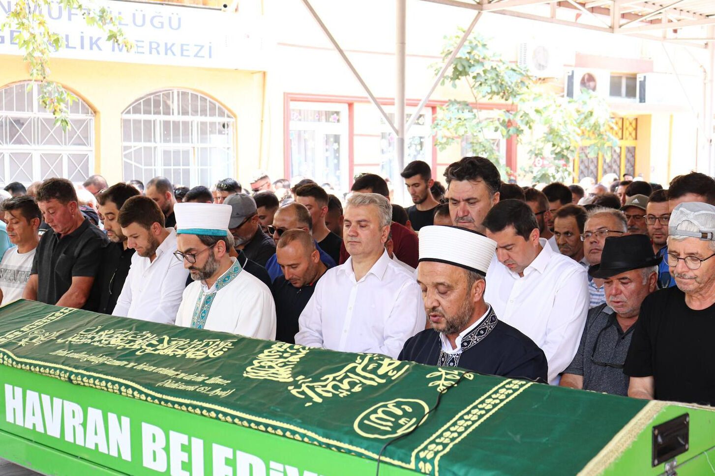 AK Partili Belediye Meclis Üyesi Yüksel silahlı saldırıda öldürülmüştü! 14 kişiye gözaltı AK Partili Belediye Meclis Üyesi Yüksel silahlı saldırıda öldürülmüştü! 14 kişiye gözaltı - 1. Resim