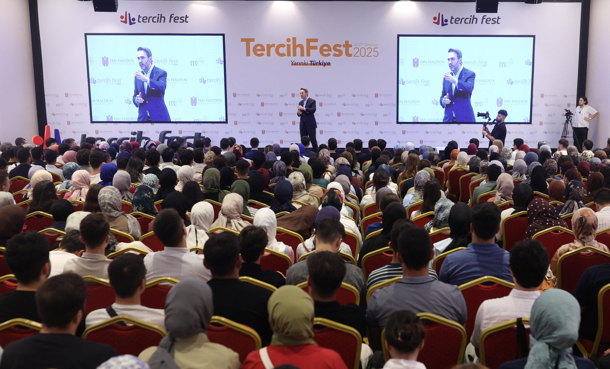 Bakan Bayraktar'dan heyecanlandıran sözler: Türkiye, 70 yıllık hayalini gerçeğe dönüştürüyor Bakan Bayraktar'dan heyecanlandıran sözler: Türkiye 70 yıllık hayalini gerçeğe dönüştürüyor - 1. Resim