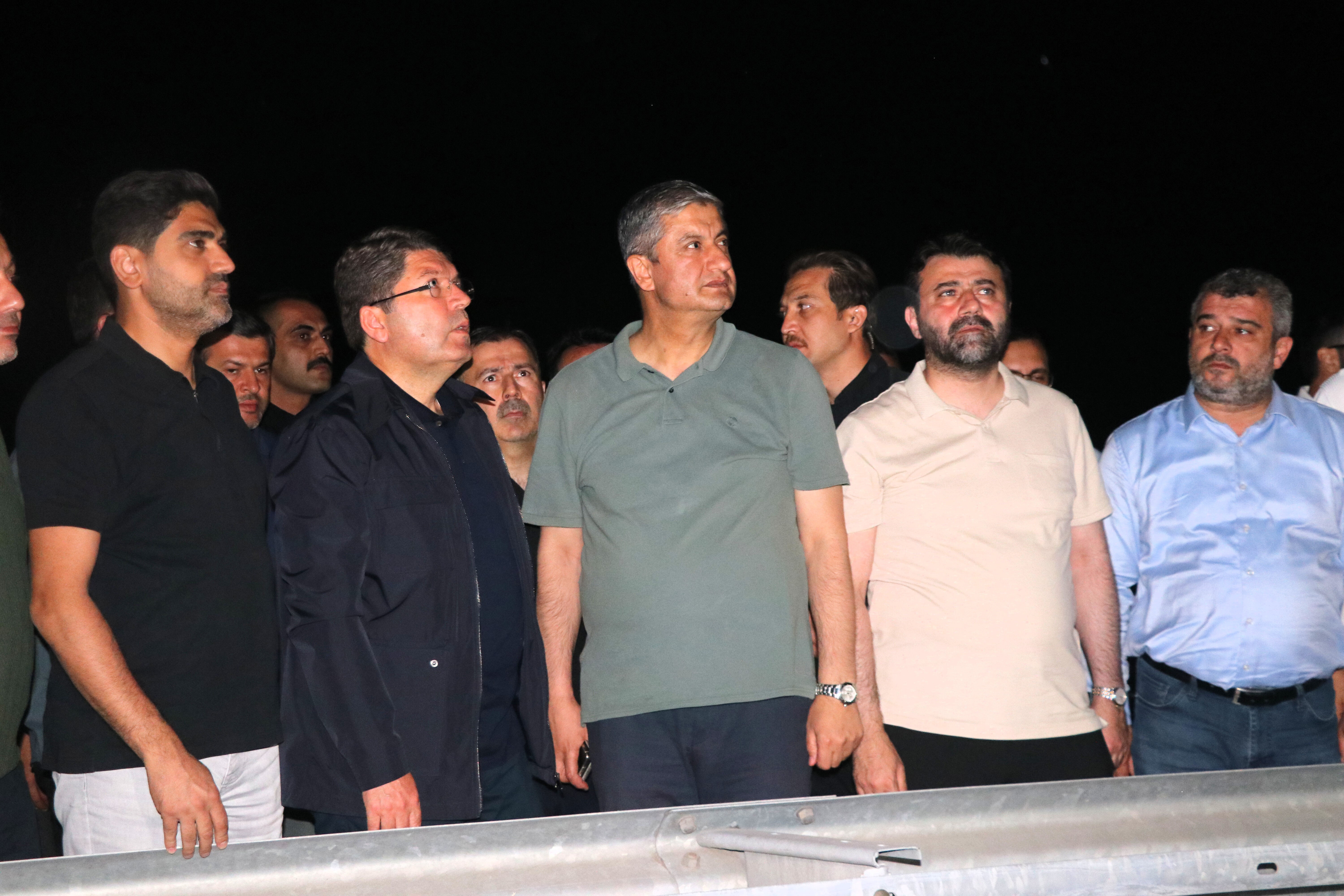 Bakan Tunç duyurdu: Yangınlarla ilgili 33 ilde 21 kişi tutuklandı Bakan Tunç duyurdu: Yangınlarla ilgili 33 ilde 21 kişi tutuklandı - 1. Resim