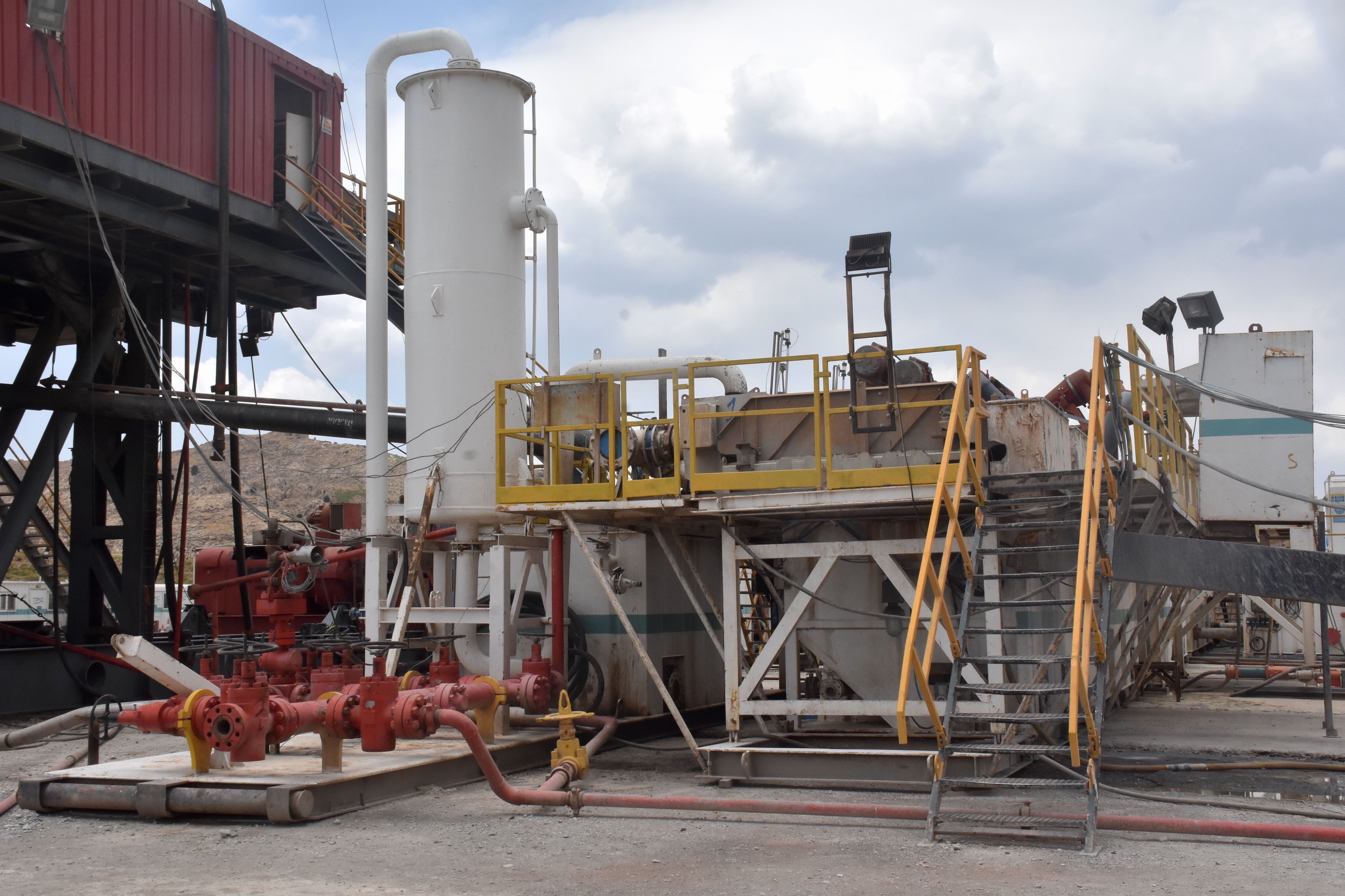 Bir bölgede daha petrol heyecanı! 2800 metreye ulaşıldı, hedef 5 bin Bir bölgede daha petrol heyecanı! 2800 metreye ulaşıldı, hedef 5 bin - 1. Resim