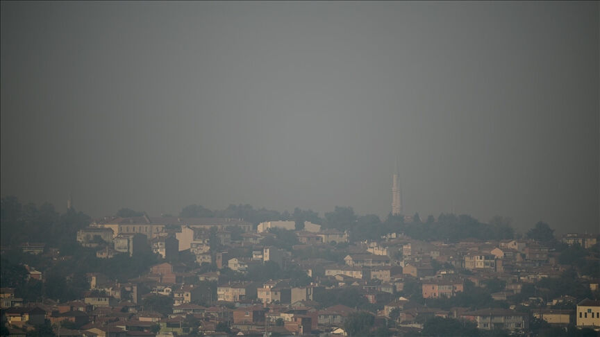 Bir yangın riski de komşudan! Sınırdaki alevler Türkiye'yi tehdit ediyor, acil durum ilan edildi Bir yangın riski de komşudan! Sınırdaki alevler Türkiye'yi tehdit ediyor, acil durum ilan edildi - 1. Resim