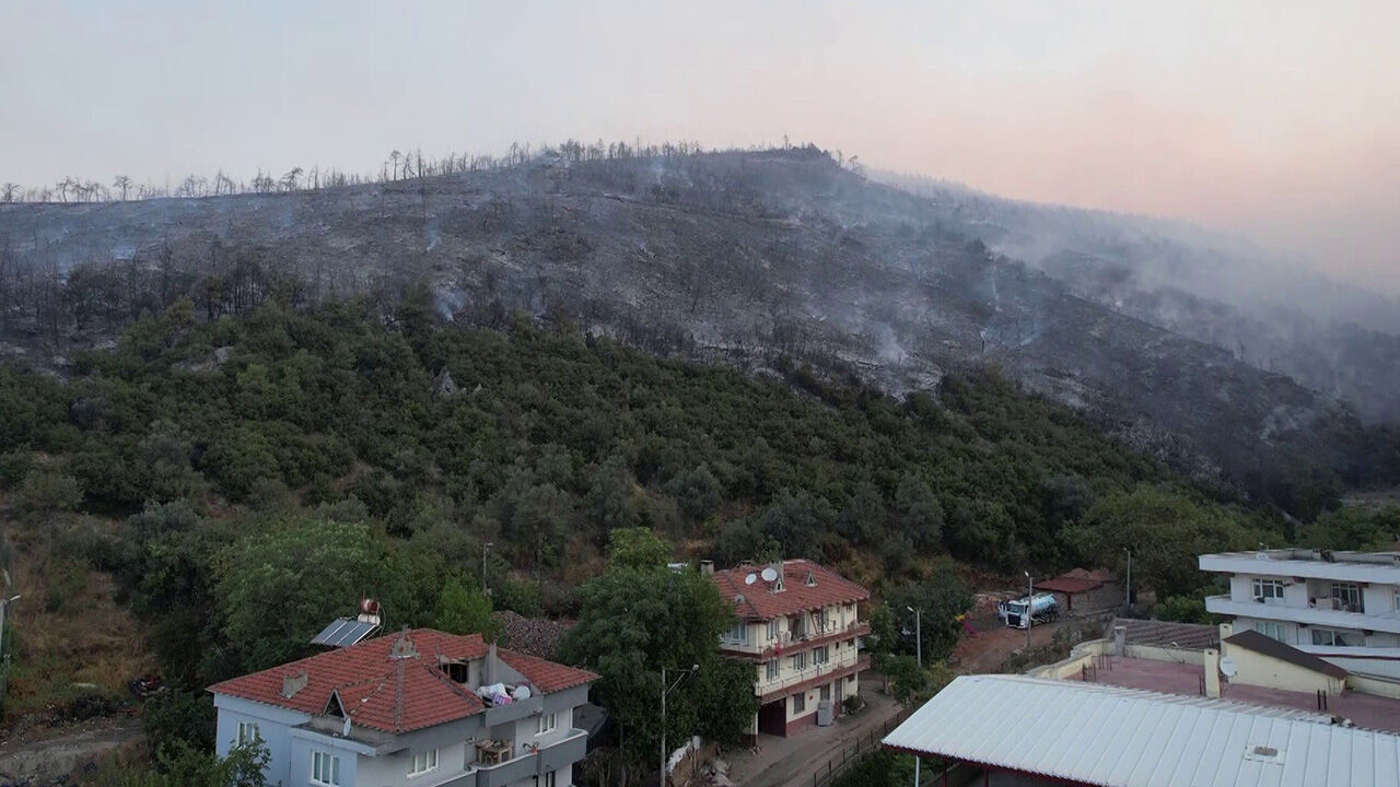 Bursa alev alev yandı! Felaketin boyutu gün ağarınca ortaya çıktı Bursa alev alev yandı! Felaketin boyutu gün ağarınca ortaya çıktı - 3. Resim