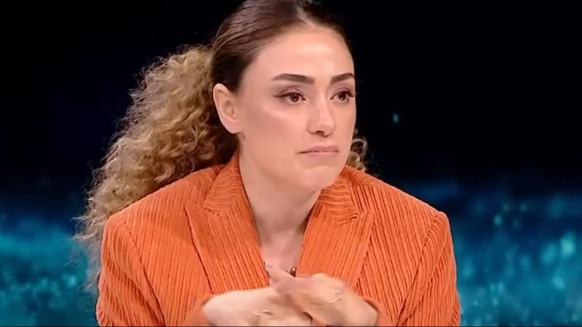 Dilan Çıtak trafikte olay çıkardı! Ortalığı birbirine kattı: Polisler havaya ateş açarak durdurabildi Dilan Çıtak trafikte olay çıkardı! Ortalığı birbirine kattı: Polisler havaya ateş açarak durdurabildi - 1. Resim