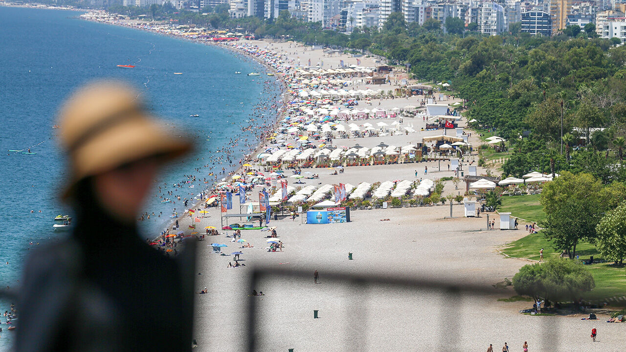 Gündüz ayrı gece ayrı kavrulacağız! Yeni rekorlar yolda... 'Tropikal gece yaşanacak' - 3. Resim