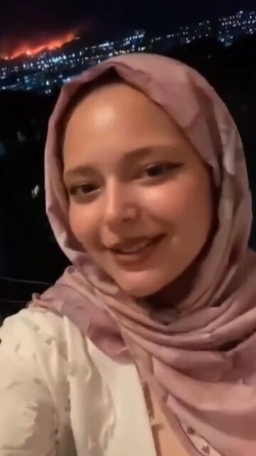 Yangın bölgesinde skandal video! Genç kadının yaptığı 'Yok artık' dedirtti: Tepki yağdı Yangın bölgesinde skandal video! Genç kadının yaptığı 'Yok artık' dedirtti: Tepki yağdı - 2. Resim
