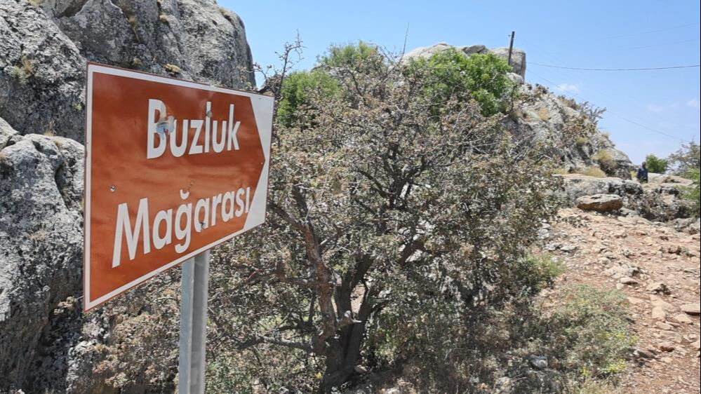 Yazın kavurucu sıcaklığında bile eksi 20 derece! Serinlemek isteyen oraya koşuyor Yazın kavurucu sıcaklığında bile eksi 20 derece! Serinlemek isteyen oraya koşuyor - 1. Resim