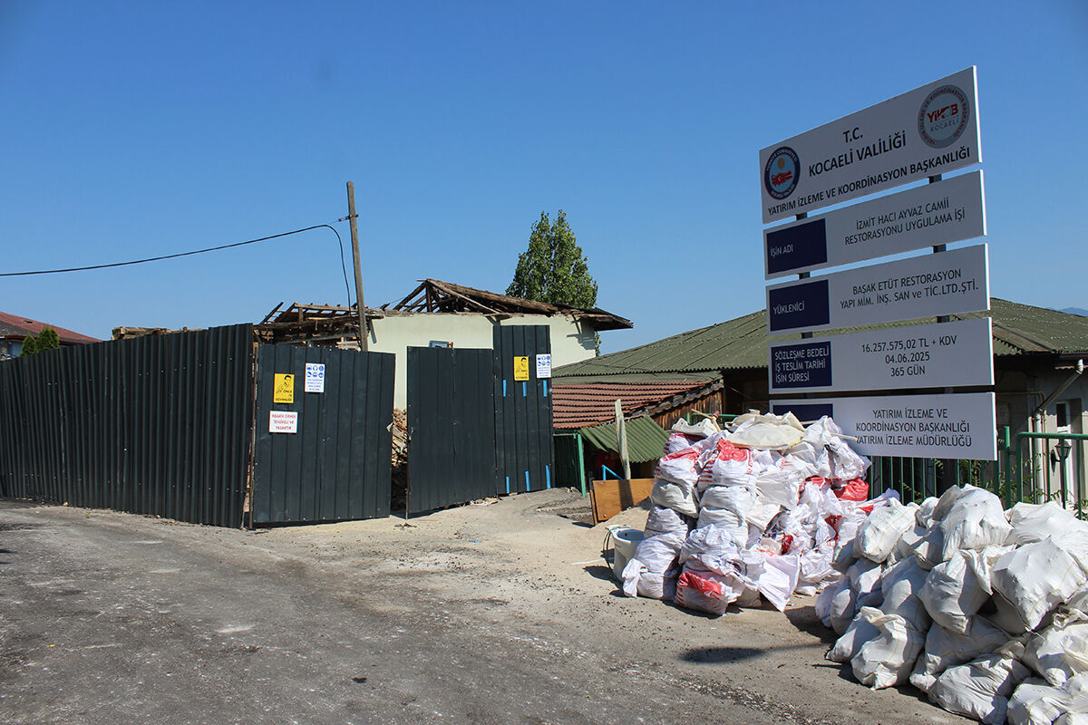 Yıllardır kapalı tutuluyordu, 150 senelik tarihi yapıda bekleyiş sona erdi... Hacı Ayvaz Camii yapılıyor Yıllardır kapalı tutuluyordu, 150 senelik tarihi yapıda bekleyiş sona erdi... Hacı Ayvaz Camii yapılıyor - 3. Resim