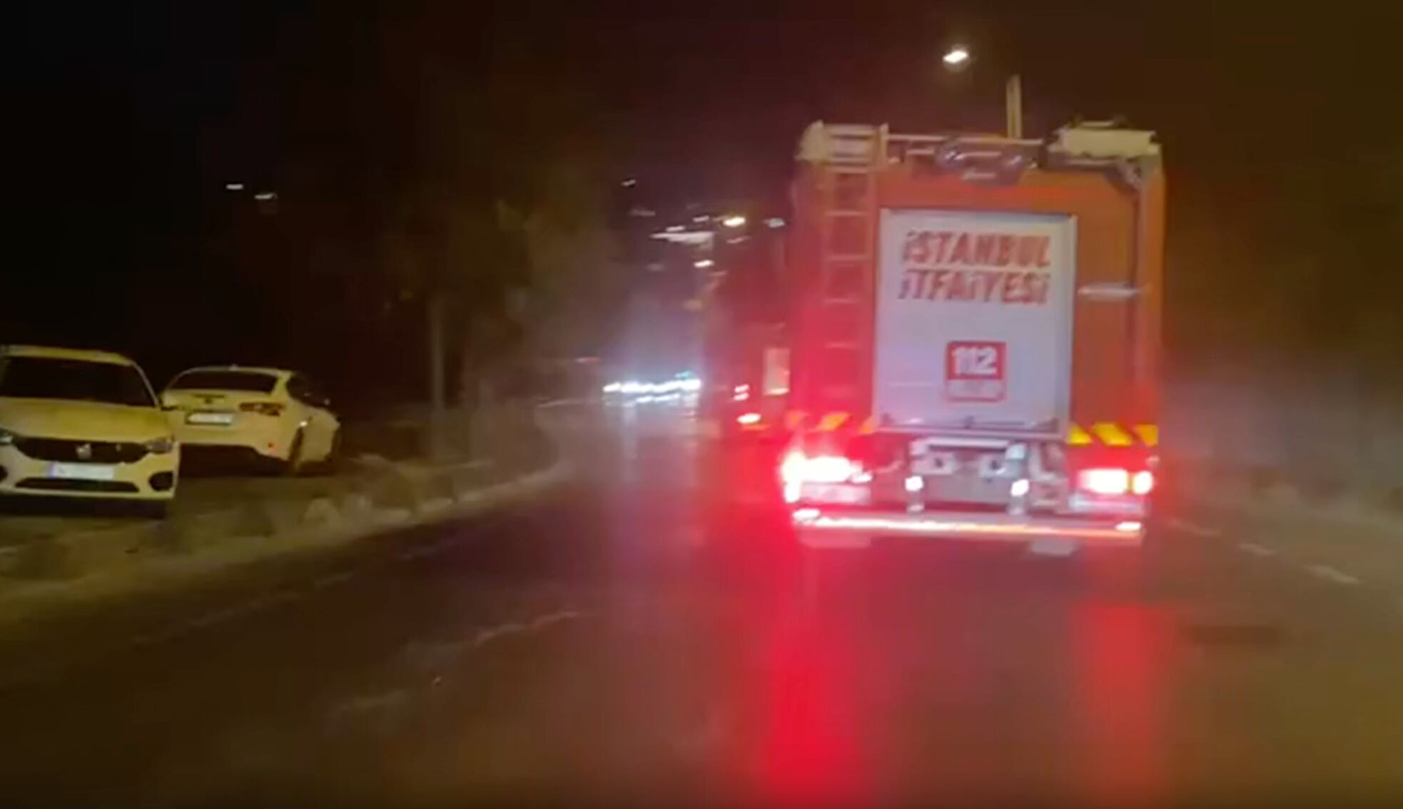 Beykoz yangın son dakika: İstanbul Beykoz yangını neden çıktı, söndürüldü mü? Beykoz yangın son dakika: İstanbul Beykoz yangını neden çıktı, söndürüldü mü? - 1. Resim