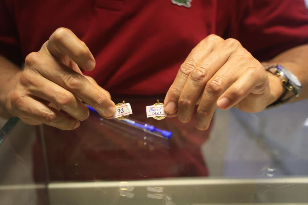 Evlenecekler dikkat! Düğünde sahte ve gramajı düşük altın uyarısı Evlenecekler dikkat! Düğünde sahte ve gramajı düşük altın uyarısı - 1. Resim