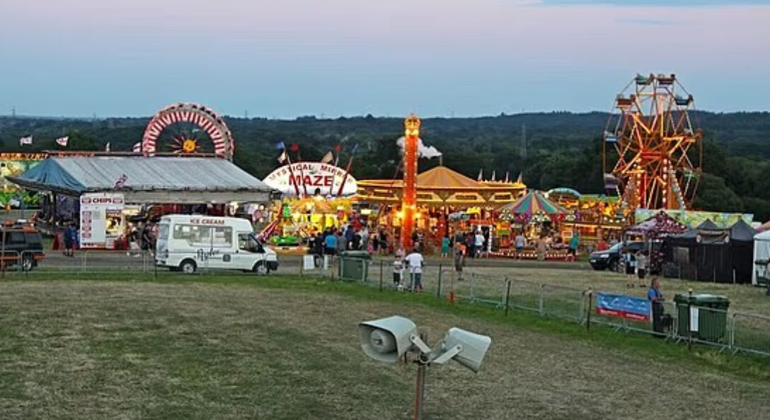 İngiltere'de eğlence fuarında facia! Saçlarını kaptıran genç kız kabusu yaşadı - 1. Resim