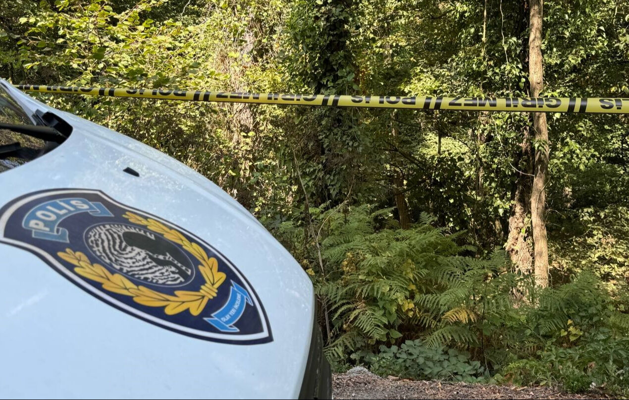 İstanbul'un göbeğinde kan donduran olay! Başında siyah poşet, üzerinden Rusça not çıktı İstanbul'un göbeğinde kan donduran olay! Başında siyah poşet, üzerinden Rusça not çıktı - 1. Resim