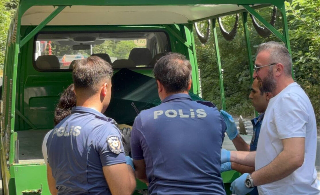 İstanbul'un göbeğinde kan donduran olay! Başında siyah poşet, üzerinden Rusça not çıktı İstanbul'un göbeğinde kan donduran olay! Başında siyah poşet, üzerinden Rusça not çıktı - 2. Resim