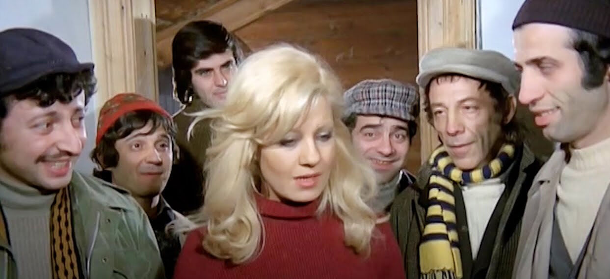 Mavi Boncuk filmi ne zaman, nerede çekildi? Emel Sayın’ın rol aldığı yapım yeniden ekranlarda Mavi Boncuk filmi ne zaman, nerede çekildi? Emel Sayın’ın rol aldığı yapım yeniden ekranlarda - 3. Resim