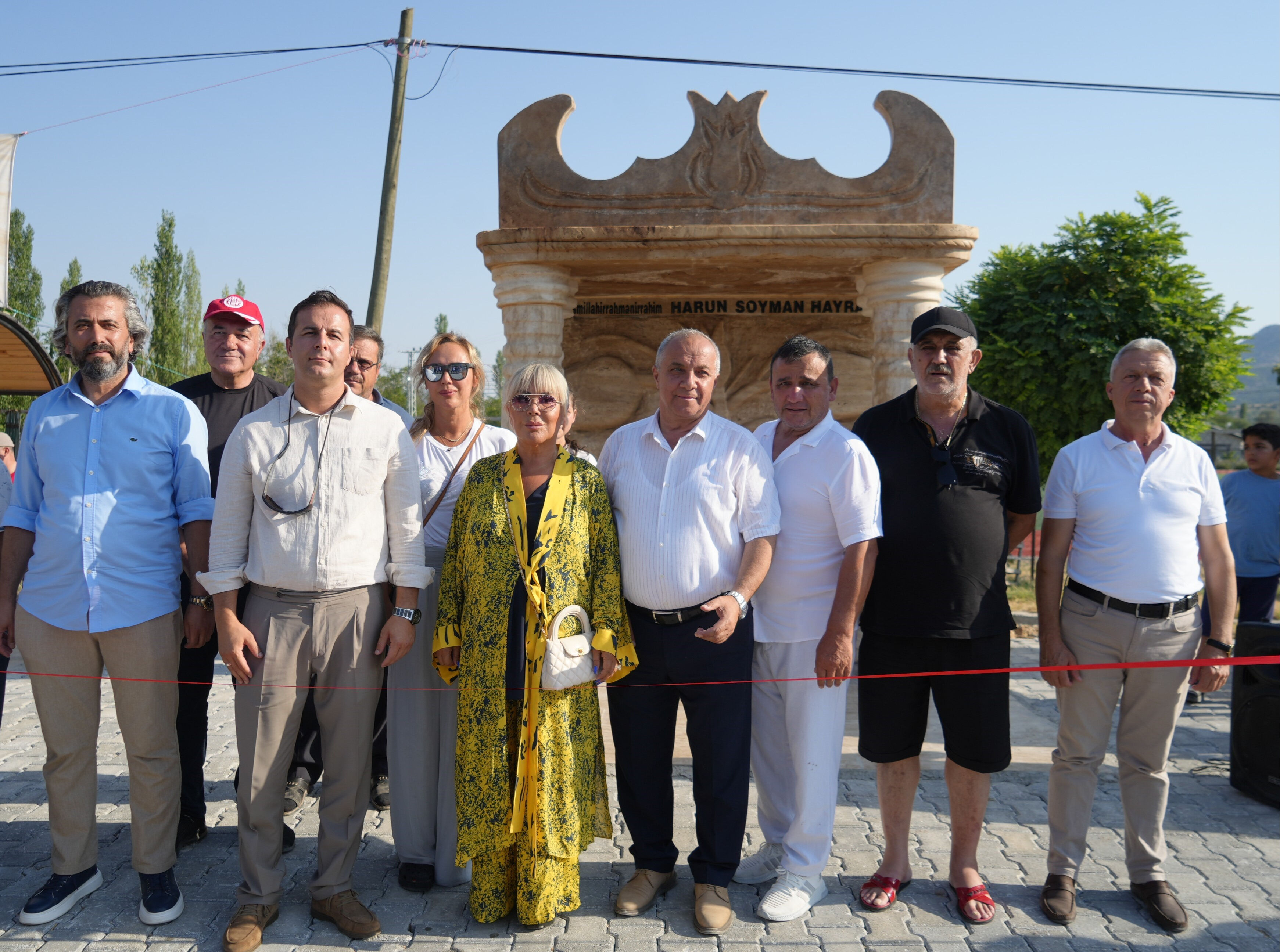 Safiye Soyman’dan oğluna anlamlı vefa: Gözyaşlarıyla duyurdu: "Öldüğü yere..." Safiye Soyman’dan oğluna anlamlı vefa: Gözyaşlarıyla duyurdu: "Öldüğü yere..." - 4. Resim
