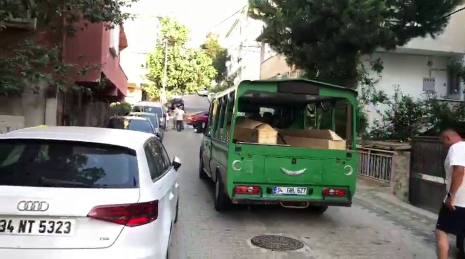 Sancaktepe'de aile içi cinayet! Anne ve babasını bıçakladı, kaçtı Sancaktepe'de aile içi cinayet! Anne ve babasını bıçakladı, kaçtı - 1. Resim