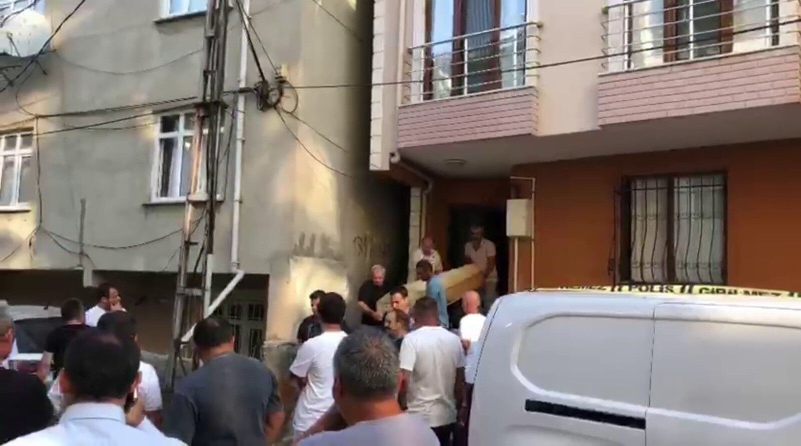 Sancaktepe'de aile içi cinayet! Anne ve babasını bıçakladı, kaçtı Sancaktepe'de aile içi cinayet! Anne ve babasını bıçakladı, kaçtı - 2. Resim