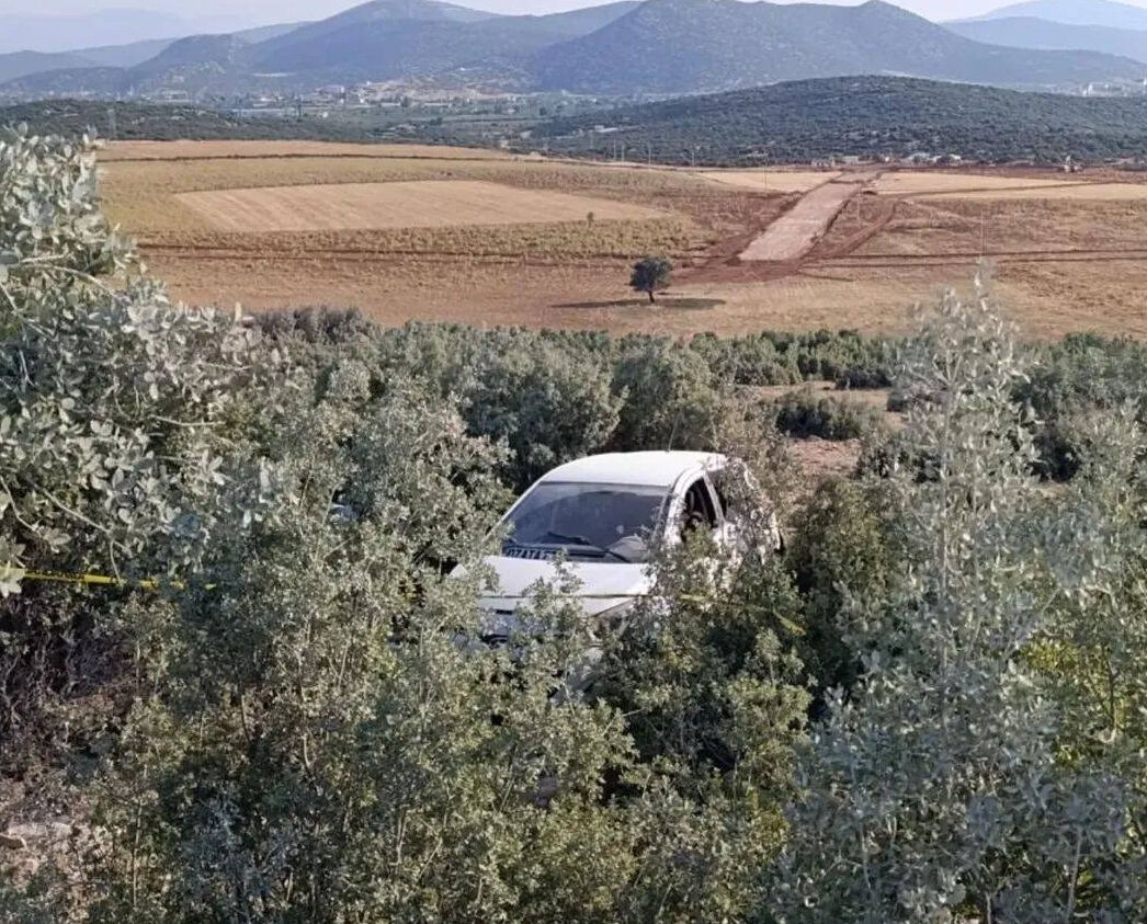 Şarampole yuvarlandı, aracın camından fırladı! Feci kazada can verdi Şarampole yuvarlandı, aracın camından fırladı! Feci kazada can verdi - 2. Resim
